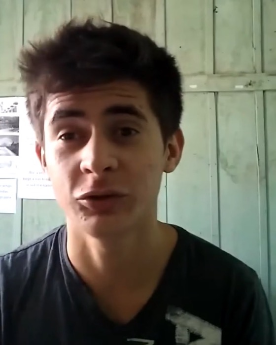 Edvan Jacques gravando seu primeiro vídeo, no início do blog Estudante Audaz, em 2015
